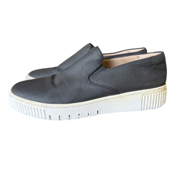 SOUL TIA Naturalizer slip on sneaker, black ladies size 10 very good condition - Picture 1 of 15